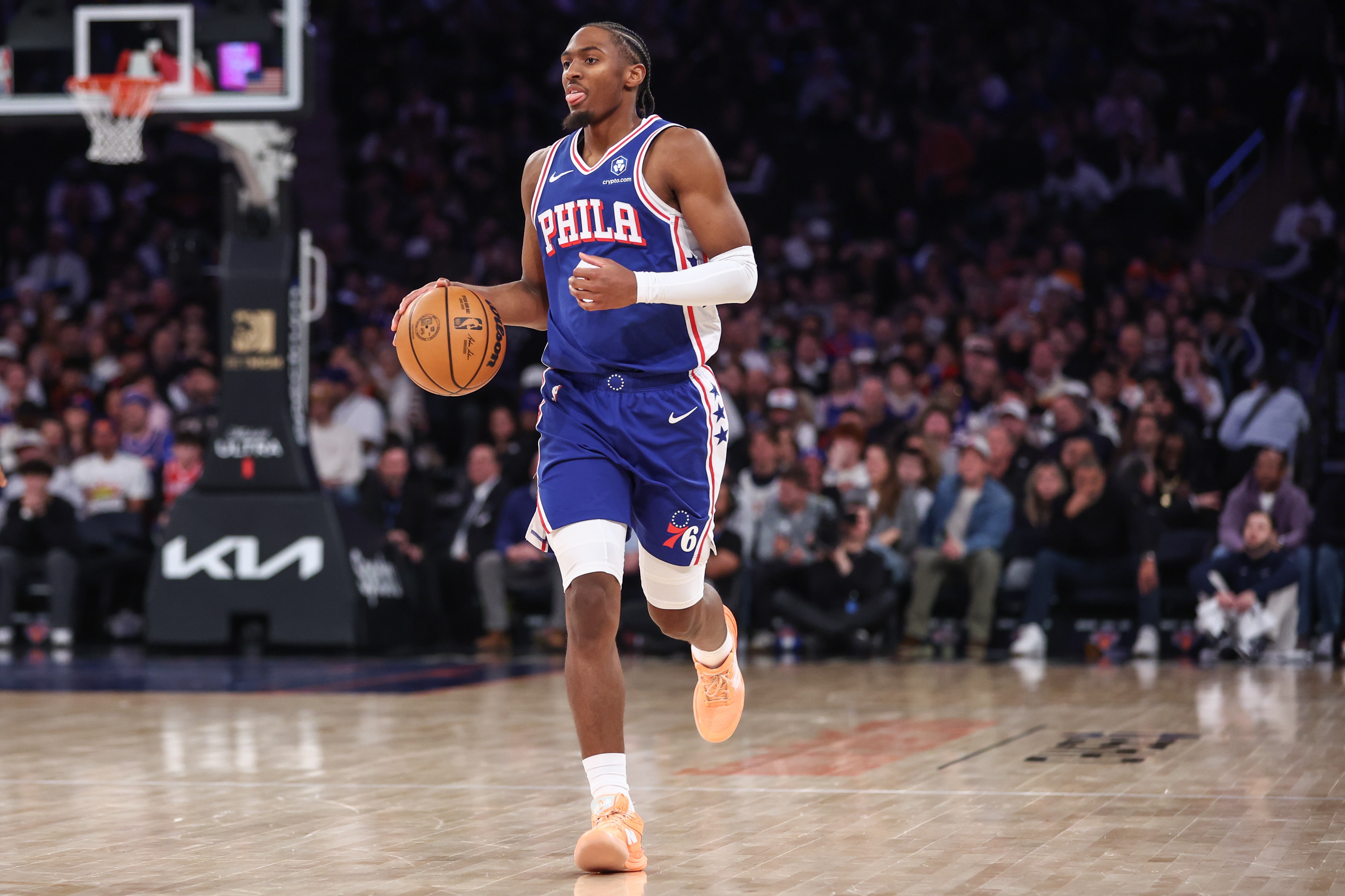 九游官网-后场核心！马克西15中9轻松拿下22分3板8助2断1帽