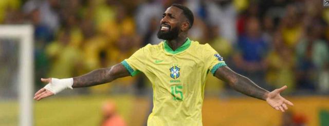 两15号进球 巴西1比1扳平乌拉圭 主场球迷送嘘声