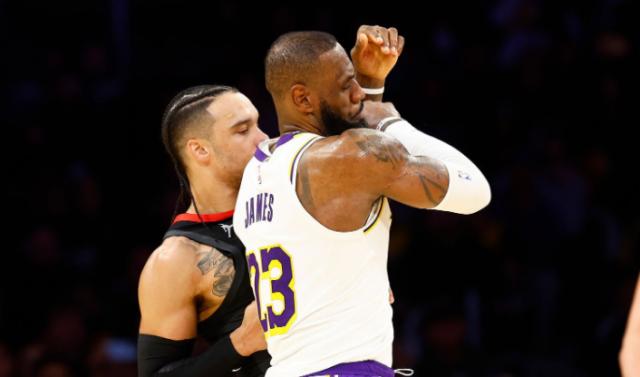 九游体育娱乐-完全体湖人不好惹！防守完美升级：给火箭上课